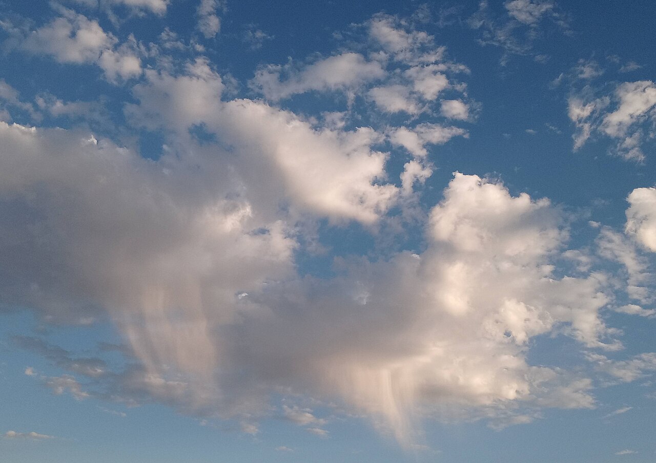 Virga in the early morning.jpg