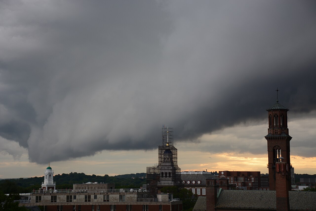 Shelf cloud over Cambridge, Massachusetts.jpg