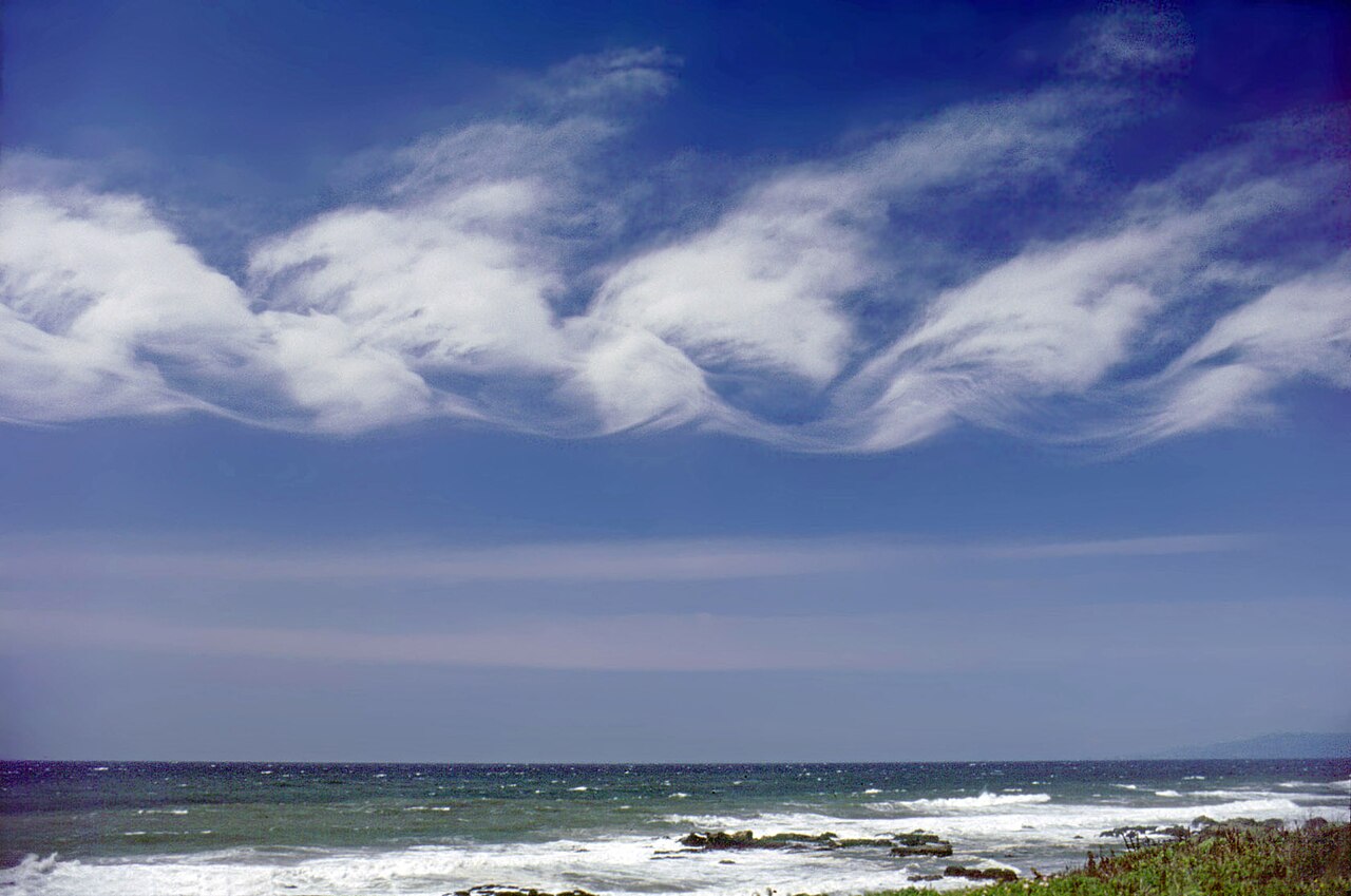 Kelvin-Helmholtz waves.jpg