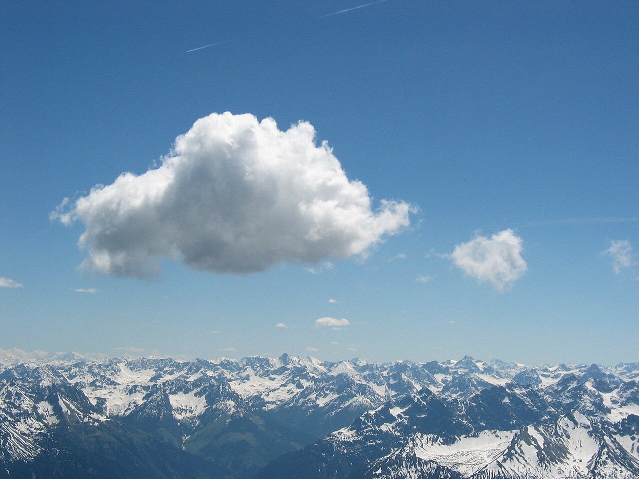 Cumulus cloud above Lechtaler Alps at tannheim, Austria.jpg