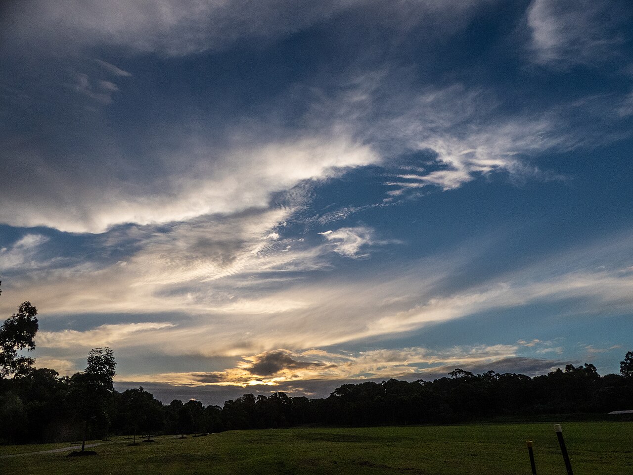 Stratus and Altostratus 7th Brigade Park Chermside P1020427.jpg